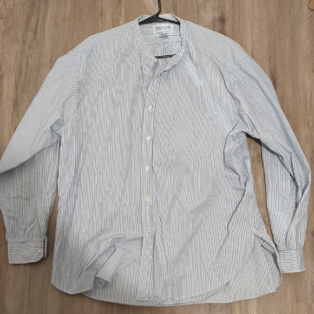Abercrombie & Fitch Men's Blue and White Striped Shirt